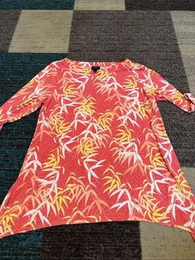 JM Collection Coral Floral-Leaf Tunic Top